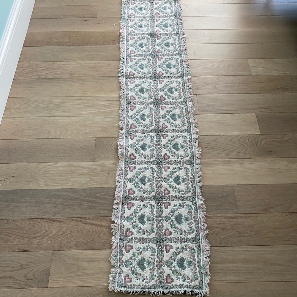 Table runner - Picture 3 of 6
